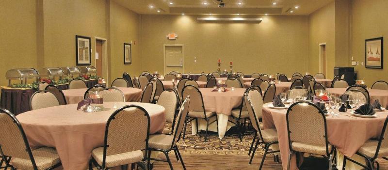 Holiday Inn & Suites Memphis Southeast-Germantown By Ihg Exterior foto